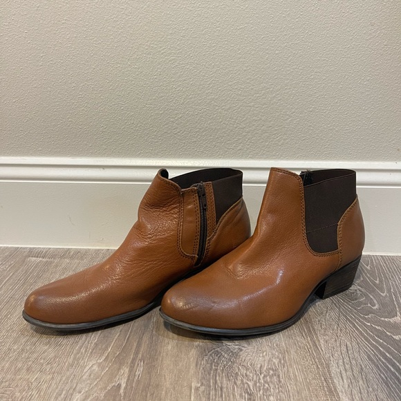 Steve Madden Rozamare Boots - Picture 3 of 6